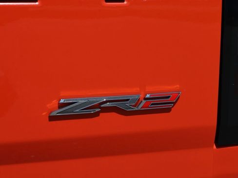 Used 2021 Chevrolet Colorado ZR2 w/ ZR2 Dusk Special Edition AWD/4WD image 9