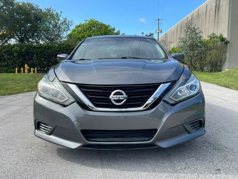 Used 2017 Nissan Altima 2.5 S w/ Power Driver Seat Package FWD image 3