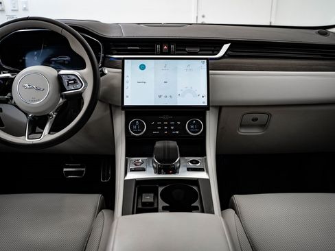 Used 2023 Jaguar F-PACE S image 34