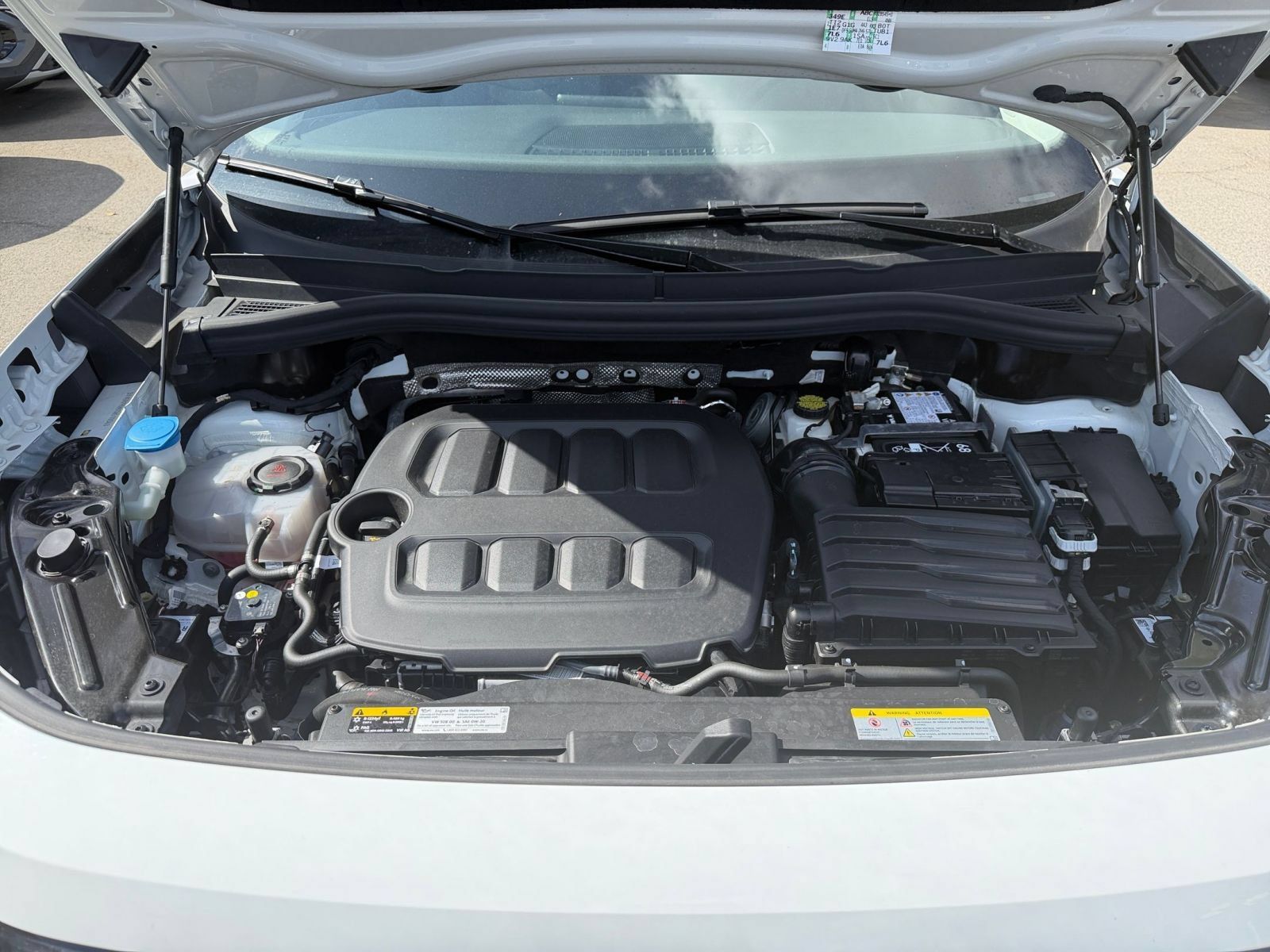 Used 2026 Volkswagen Tiguan SE AWD/4WD image 33