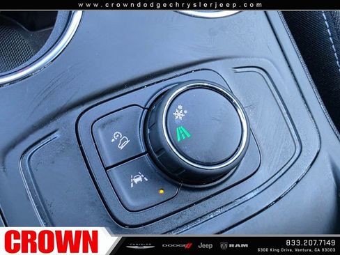 Used 2024 GMC Terrain SLE image 28