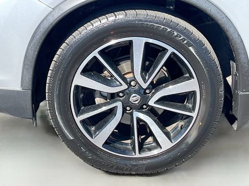 Used 2020 Nissan Rogue SL FWD image 31