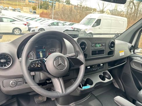 New 2025 Mercedes-Benz Sprinter 2500 image 13