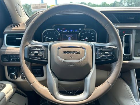 Used 2021 GMC Yukon Denali w/ Denali Ultimate Package AWD/4WD image 22