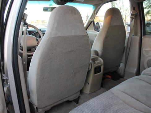 Used 1998 Ford Expedition XLT image 25