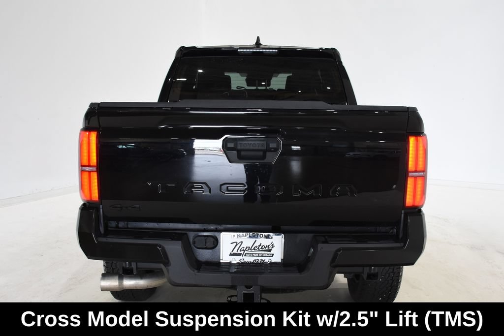 Used 2025 Toyota Tacoma TRD Off-Road AWD/4WD image 7