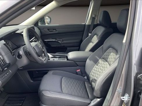 New 2026 Nissan Pathfinder SV image 7