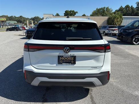New 2025 Volkswagen Tiguan SE image 5