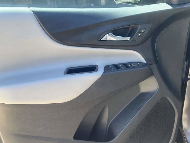 Used 2022 Chevrolet Equinox LS AWD/4WD image 6