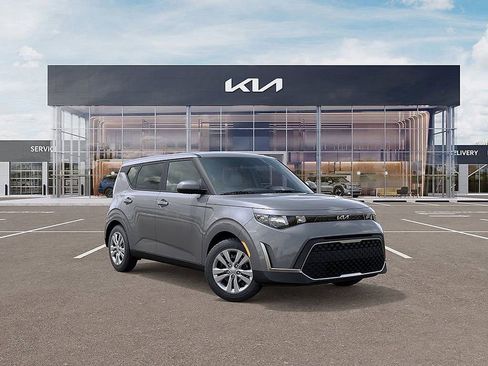 Used 2025 Kia Soul LX FWD image 8