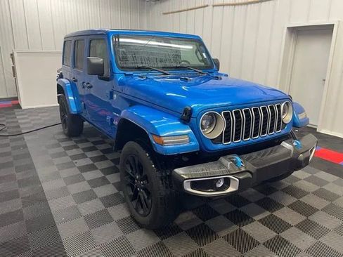 Used 2024 Jeep Wrangler Unlimited Sahara image 2