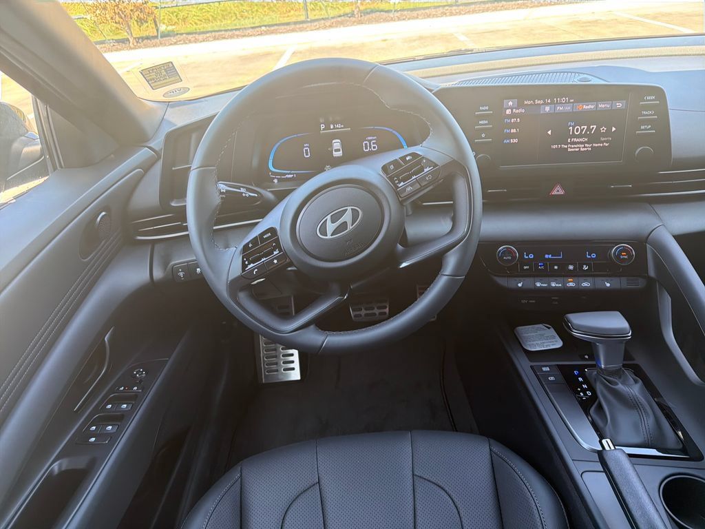 New 2026 Hyundai Elantra SEL Sport FWD image 21