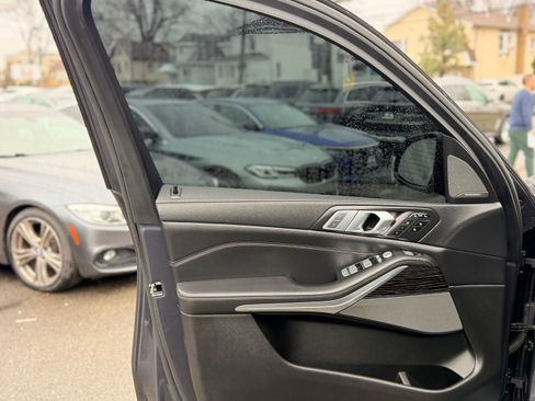 Used 2019 BMW X7 xDrive50i w/ Dynamic Handling Package image 17