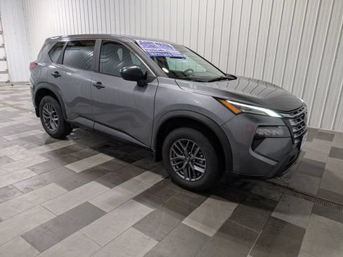 Used 2025 Nissan Rogue S AWD/4WD image 5