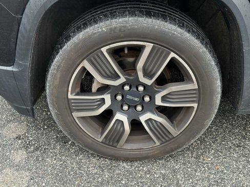 Used 2019 GMC Acadia SLT w/ Black Edition image 11