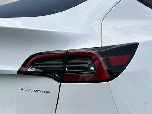 Used 2023 Tesla Model Y Long Range AWD/4WD image 11