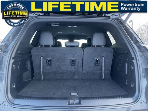 Used 2025 Buick Enclave Preferred image 12