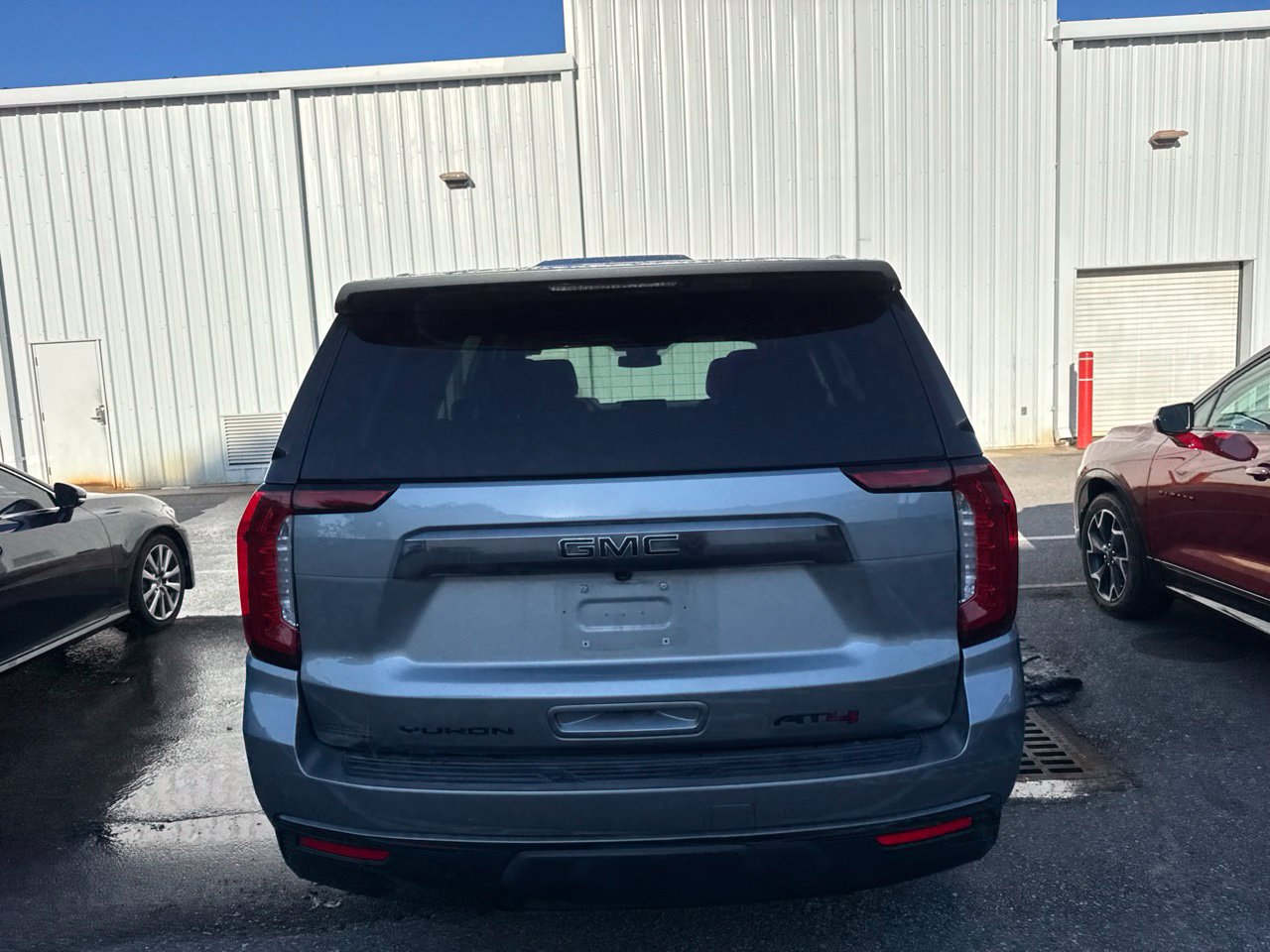 Used 2023 GMC Yukon AT4 w/ AT4 Premium Package AWD/4WD image 8