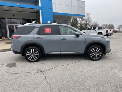 Used 2025 Nissan Pathfinder Platinum w/ Cargo Package image 60
