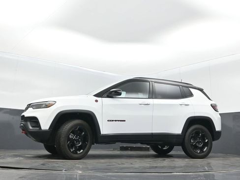 Certified 2023 Jeep Compass Trailhawk w/ Trailhawk Elite Group image 33
