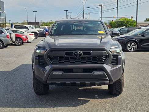 Used 2024 Toyota Tacoma TRD Off-Road w/ TRD Off Road Premium Package AWD/4WD image 17
