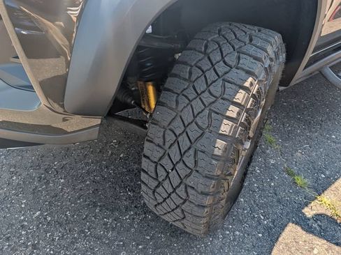 Used 2024 Chevrolet Colorado ZR2 w/ ZR2 Convenience Package III AWD/4WD image 5