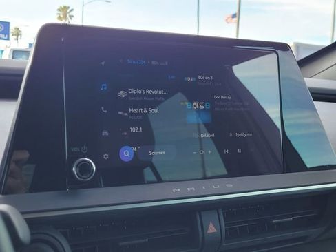 Used 2024 Toyota Prius LE image 9