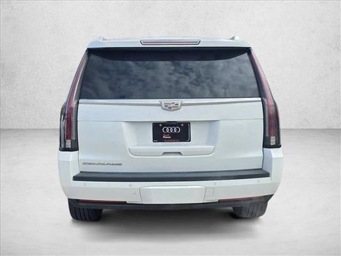 Used 2019 Cadillac Escalade Luxury image 6