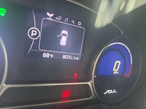 Used 2016 Kia Soul EV + w/ Sun & Fun Package FWD image 4