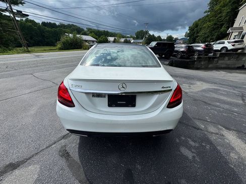 Used 2019 Mercedes-Benz C 300 4MATIC Sedan image 4