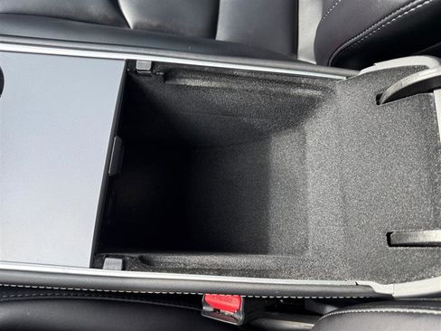 Used 2023 Tesla Model 3 Standard Range image 32