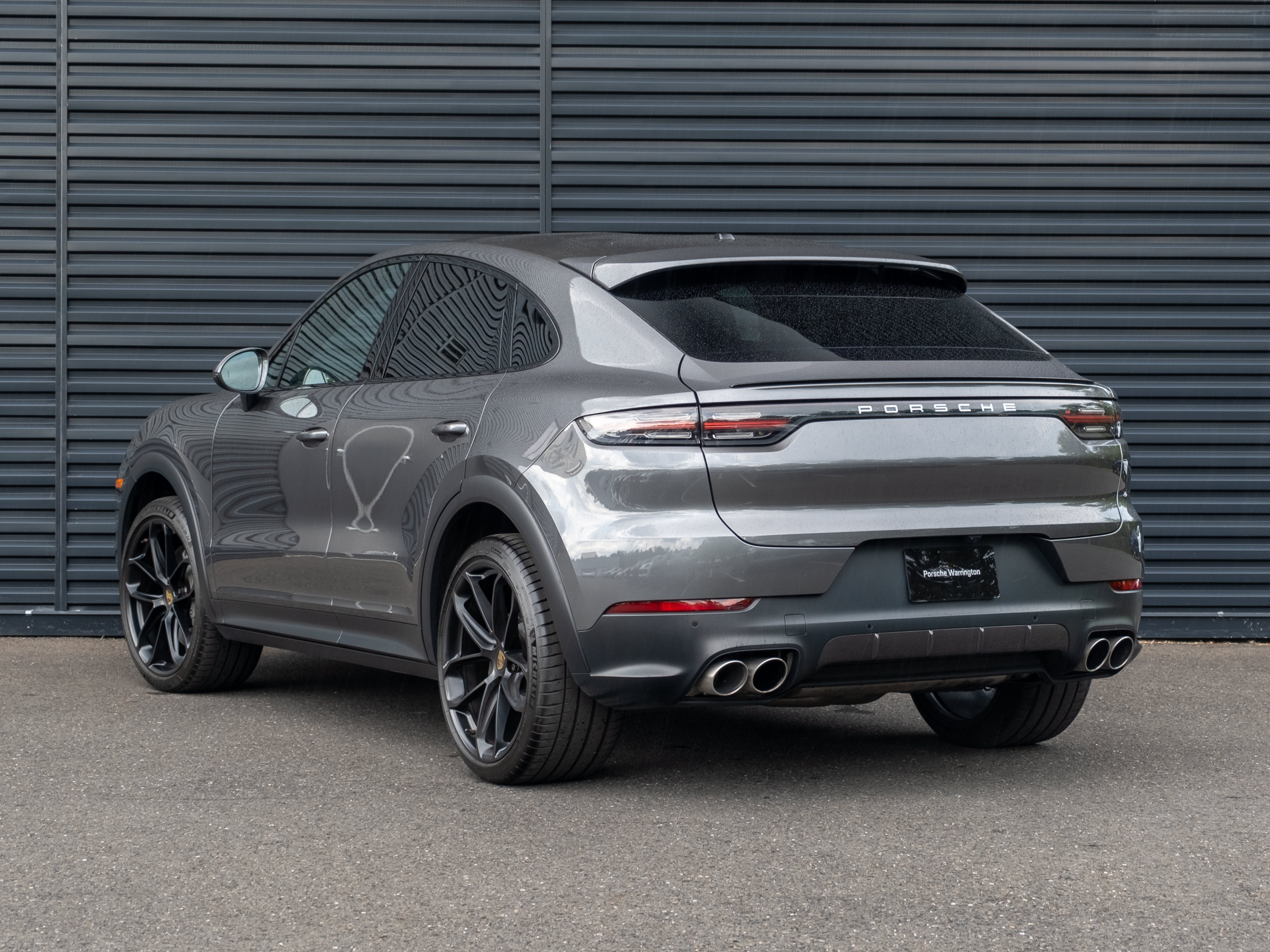 Certified 2022 Porsche Cayenne S AWD/4WD image 3