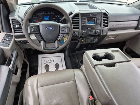 Used 2018 Ford F250 XL w/ Power Equipment Group image 10
