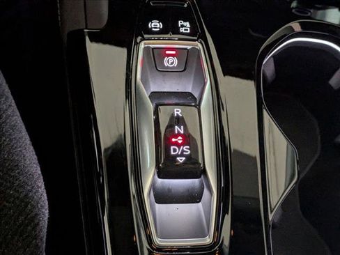 Used 2025 Audi Q5 Prestige image 11