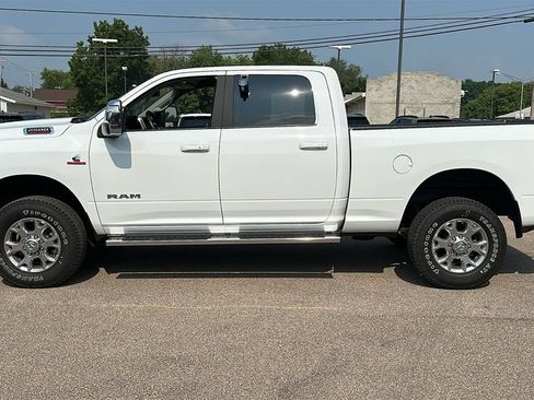 Used 2024 RAM 2500 Laramie AWD/4WD image 4