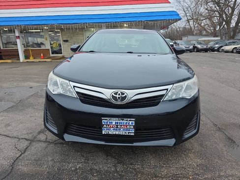 Used 2012 Toyota Camry LE image 4