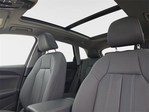 Certified 2025 Audi Q5 Premium w/ Convenience Package image 30