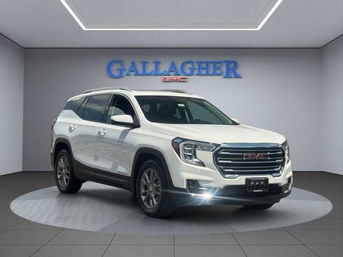 Used 2022 GMC Terrain SLT w/ Infotainment Package II AWD/4WD image 1