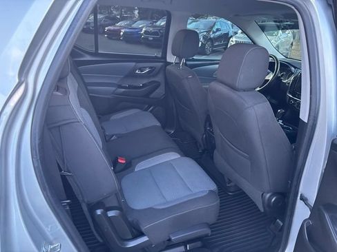Used 2018 Chevrolet Traverse LT w/ LPO, Black Accent Package AWD/4WD image 23