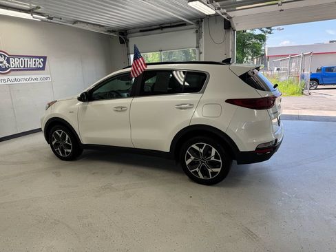 Used 2021 Kia Sportage EX w/ EX Technology Package AWD/4WD image 3