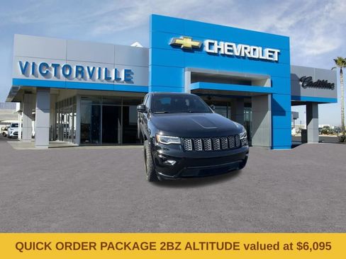 Used 2020 Jeep Grand Cherokee Altitude AWD/4WD image 3