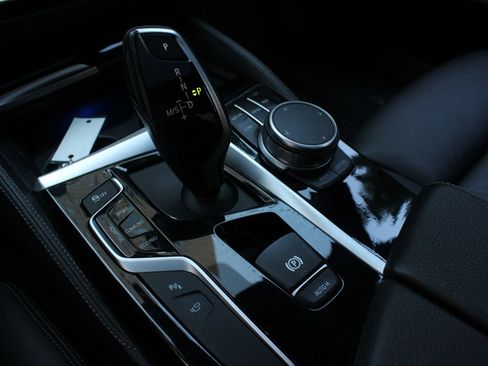 Used 2020 BMW M550i xDrive w/ Executive Package AWD/4WD image 32