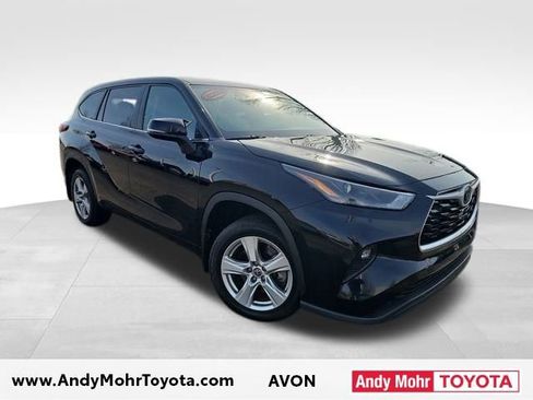 Used 2023 Toyota Highlander LE image 1