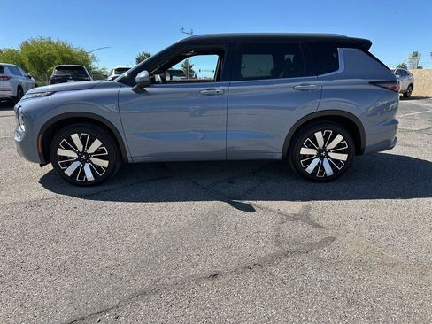 Used 2025 Mitsubishi Outlander SEL AWD/4WD image 4
