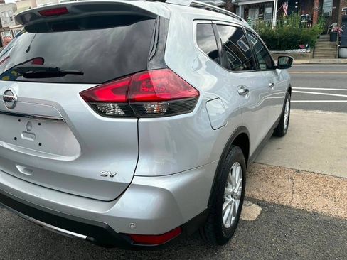 Used 2019 Nissan Rogue SV FWD image 4