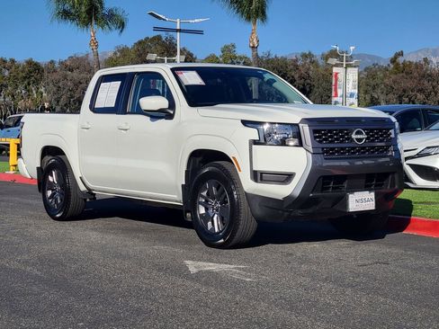 Certified 2025 Nissan Frontier SV w/ Tow Package RWD image 31