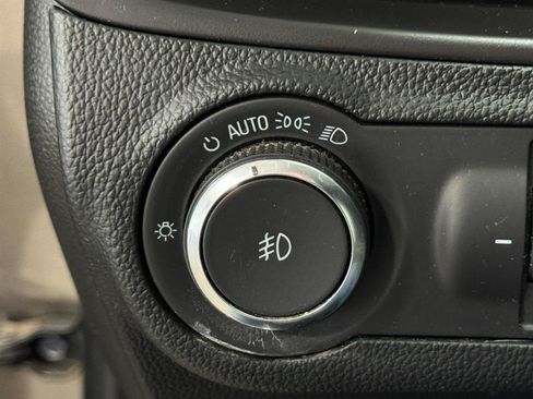 Used 2019 Buick Envision Essence AWD/4WD image 22
