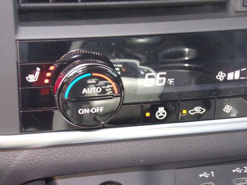 Used 2025 Nissan Rogue SV w/ Rock Creek Premium Package AWD/4WD image 23
