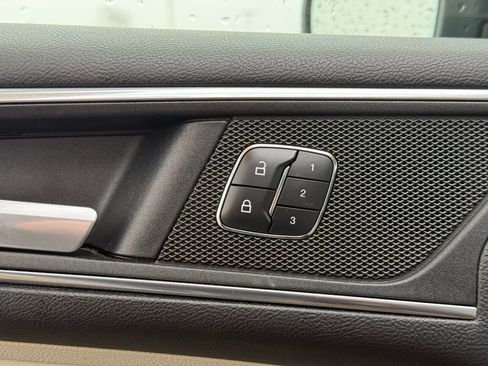 Used 2016 Ford Edge Titanium w/ Technology Package image 16