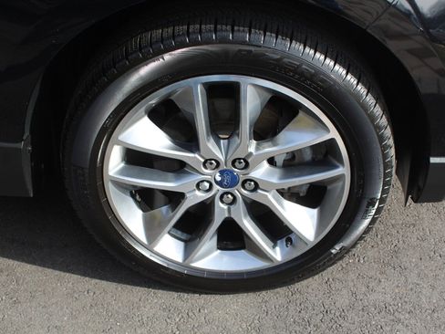 Used 2017 Ford Edge Titanium w/ Equipment Group 301A AWD/4WD image 25